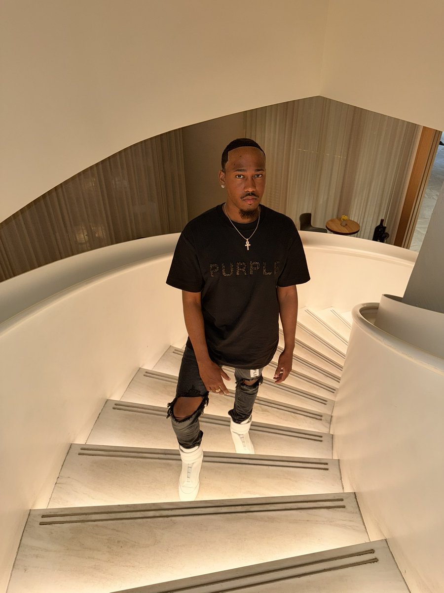 HesTooRaww's tweet photo. Real Niggas Back In Style 🌟 https://t.co/cmNZfCYeu9