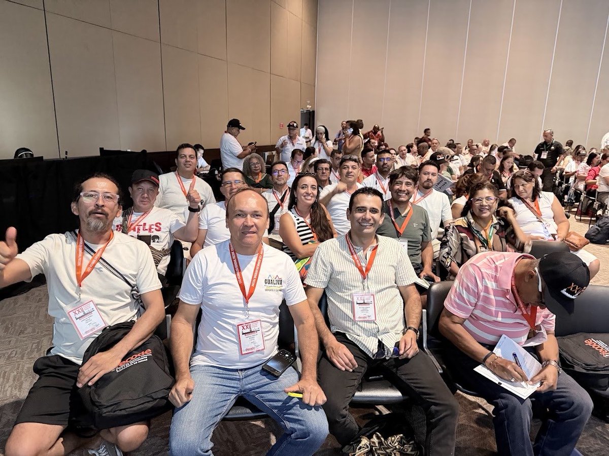 cutcolombia's tweet photo. #Cartagena | La CUT participa en la XXII Asamblea General Federal de @fecode , que reúne a  delegados de todo el país del 2 al 4 de septiembre.
Un espacio de debate, reflexión y construcción colectiva para fortalecer la organización sindical, analizar la coyuntura nacional y avanzar en la defensa de la educación pública y los derechos de los trabajadores. 

#CUT40Años #FECODE #UnidadSindical