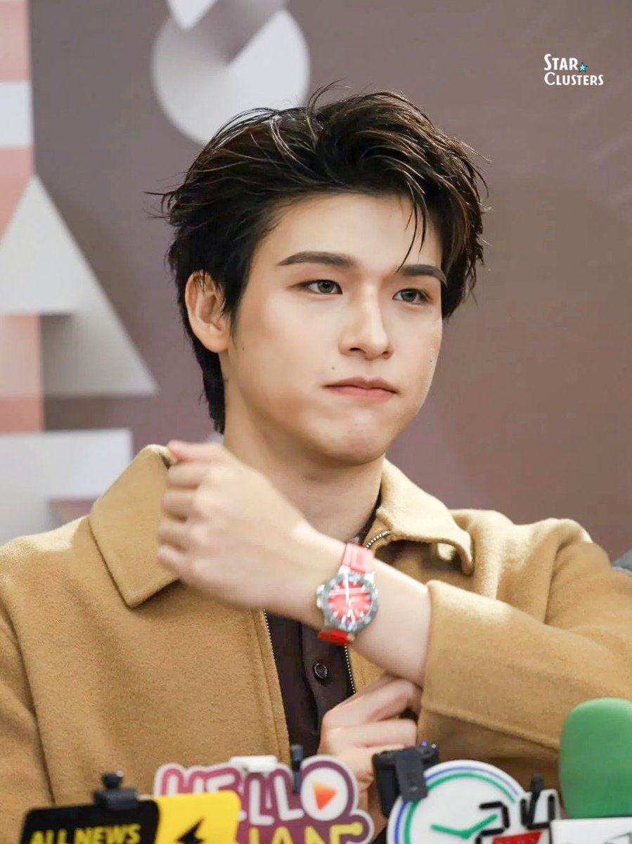 starclustersth's tweet photo. "สกาย วงศ์รวี" ในงาน "TIME & TREASURES"
SKYNANI CRAFT OWN TIME
#CENTRALTIMEANDTREASURESxSKYNANI
#สกายนานิ #skynani
#skywongravee
#TimeandTreasures #CraftYourOwnTime https://t.co/D8R2D5gMMe