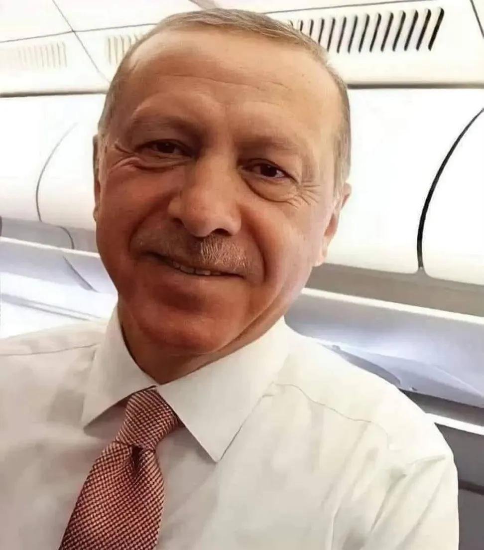 selmagokcen04's tweet photo. Allah sana sağlık sıhhat uzun ömürler versin Reis amin 🤲🏻🤲🏻 https://t.co/qdQqYdSWpg