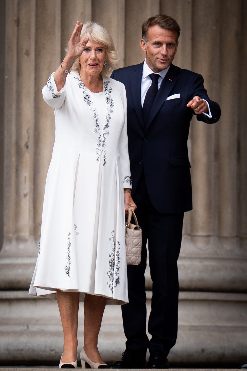 aaronchown's tweet photo. King Charles III, Queen Camilla with French President Emmanuel Macron and first lady Brigitte Macron and Prime Minister Andy Burnham with Marie-France van Heel arrive to visit the Bayeux Tapestry Exhibition at the British Museum in London. https://t.co/LwNbtxjzdB