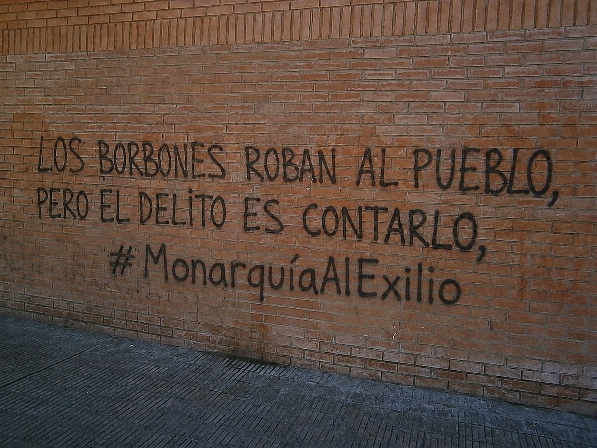 MiercolesRepubl's tweet photo. LOS BORBONES ROBAN AL PUEBLO,
PERO EL DELITO ES CONTARLO,
#MonarquíaAlExilio https://t.co/J8tn7voqj3