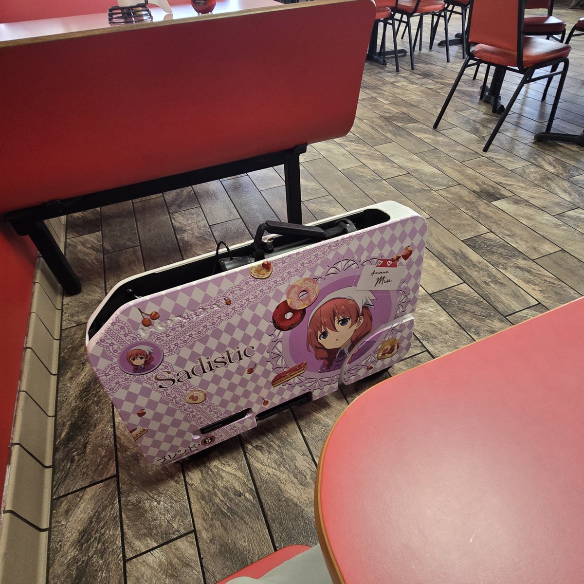 EternalLiquet's tweet photo. I rolled up to the drive thru and the lady that came to take my order just about fell over laughing as soon as she saw my mode of transportation 😭😭 mf was on sight https://t.co/92cywh0ErN