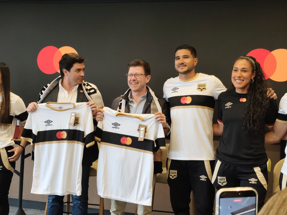 alexisnoticias's tweet photo. #CortitasYalPie llega gracias a @WplayColombia 

@InterBogOficial 
El nuevo sponsor del club capitalino es @Mastercard 

✍🏼 por un año y medio con posibilidad de ampliar el contrato por un año más 

Sigue creciendo InterBog https://t.co/PcrQUztcQK