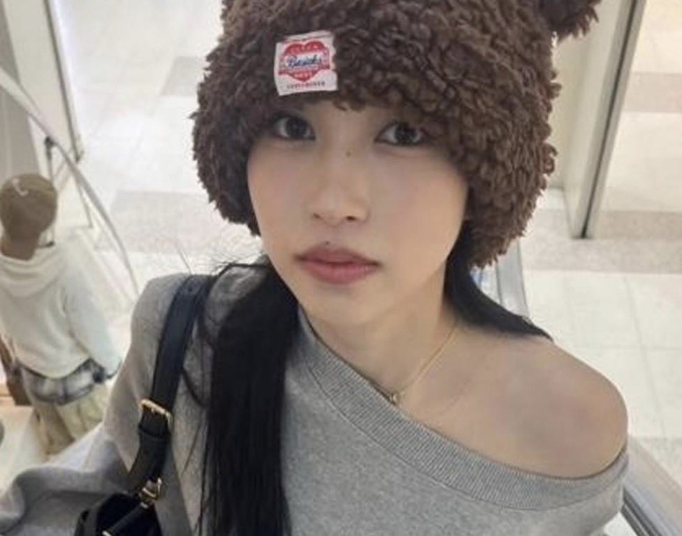 Manzanita193's tweet photo. I love it when Mina looks like she’s subtly trying to obliterate you with her eyes https://t.co/lPcJSK0AUC