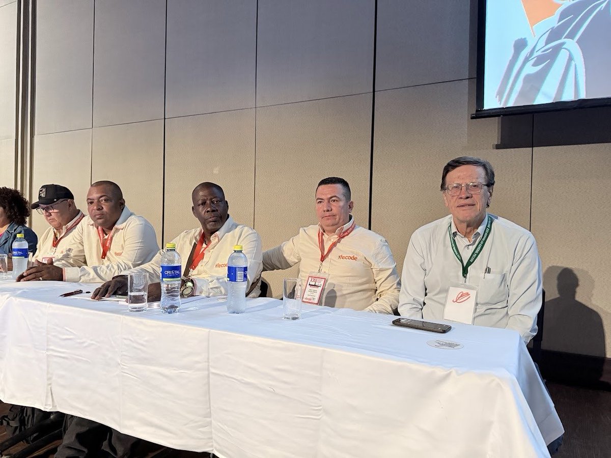 cutcolombia's tweet photo. #Cartagena | La CUT participa en la XXII Asamblea General Federal de @fecode , que reúne a  delegados de todo el país del 2 al 4 de septiembre.
Un espacio de debate, reflexión y construcción colectiva para fortalecer la organización sindical, analizar la coyuntura nacional y avanzar en la defensa de la educación pública y los derechos de los trabajadores. 

#CUT40Años #FECODE #UnidadSindical