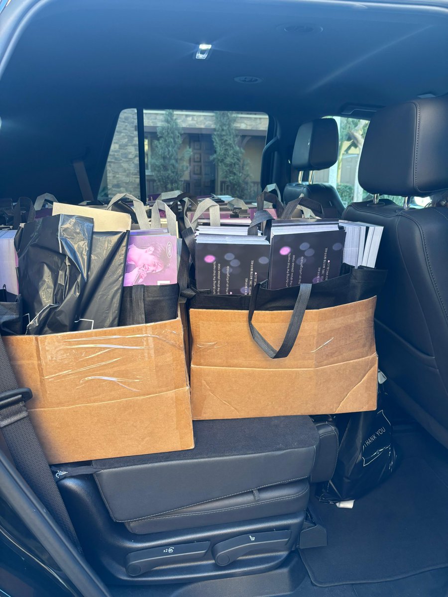 GoldenJKUnivers's tweet photo. (Photo is not mine I got it from IG because I forgot to film when it was going on)

Just a bit of behind the scenes, it was crazy work but special thanks to @_jungkookusa for working so hard and staying until the very end outside while we were delivering inside. Thank you to all the volunteers that worked for hours under the sun, everyone that came to help and made it happen. 

I’m so sunburnt even breathing hurts please wear sunscreen peeps.