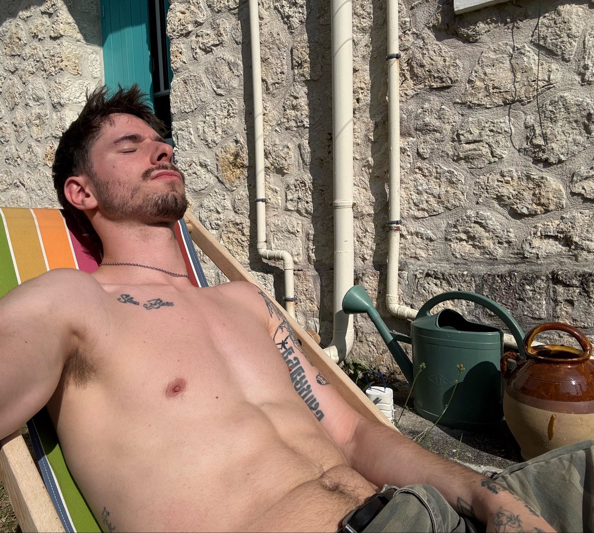 bftype_'s tweet photo. edging summer so it never ends https://t.co/vvudYheVsk