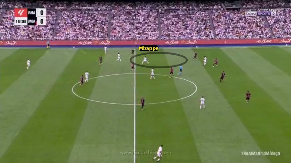 Magoudalebda's tweet photo. جول مدريد الأول بدايته استغلا مبابي المساحة اللي في ضهر ارتكاز ملجا اللي طلع يضغط على كمافينجا وينزل يستلم وينطلق في مساحة كبيرة في نص الملعب. https://t.co/1Z2JGE3hfz
