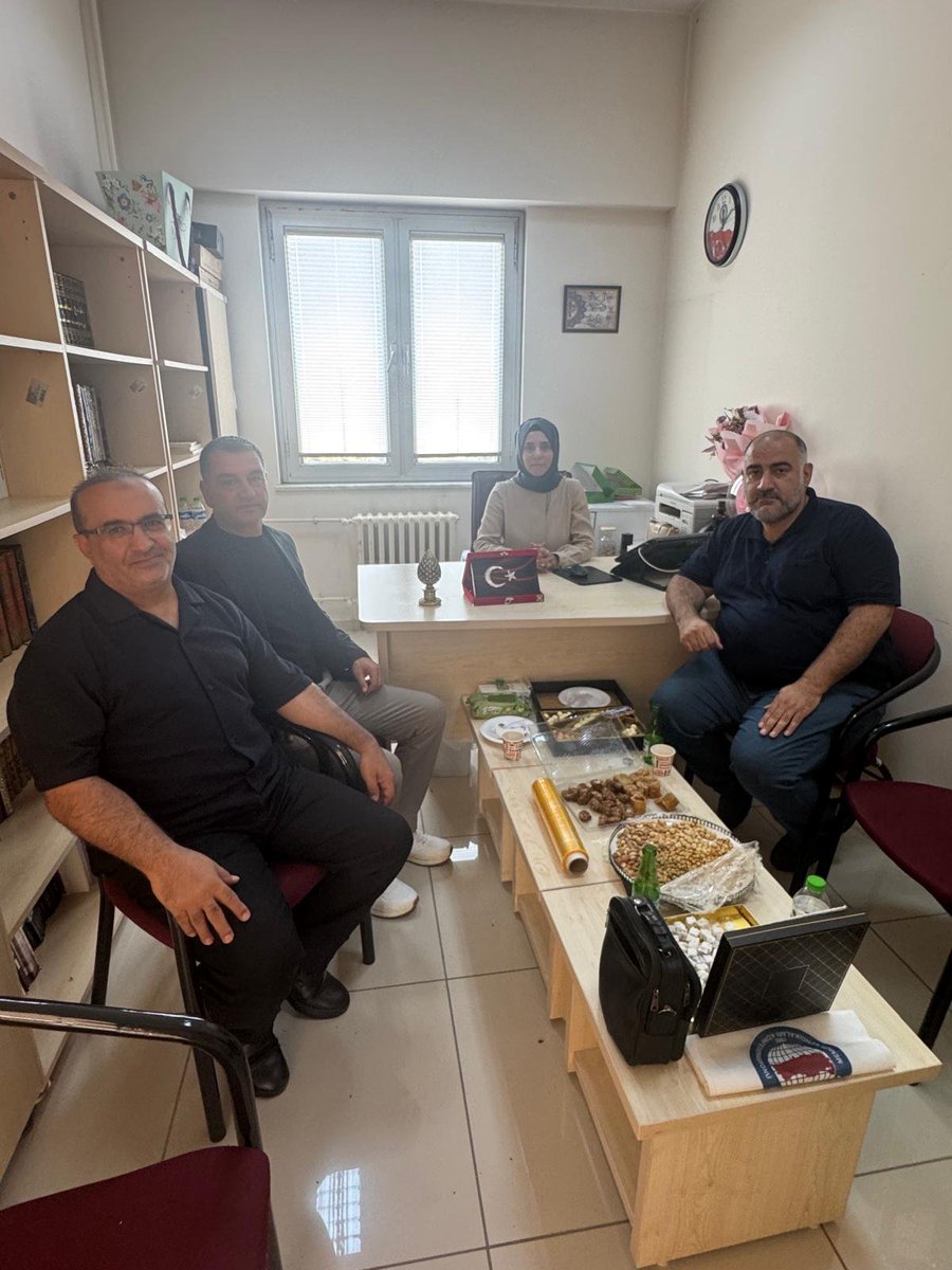 ebselazig2's tweet photo. İlahiyat Fakültesinde Profesör kadrosuna atanan, Prof. Dr. Nesrişah Saylan hocamıza hayırlı olsun ziyaretinde bulunduk. 
Kıymetli hocamızı tebrik eder, başarılarının devamını dileriz. https://t.co/0xDloMim6M
