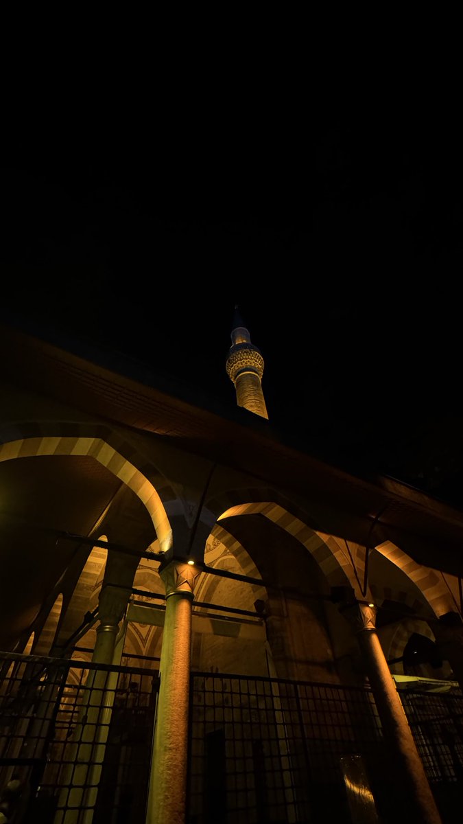 zeynepverdadd's tweet photo. akşam namazı içinde üsküdar mihrimah sultan çok iyi bir tercih oldu🥹 https://t.co/4IErgqtlVf