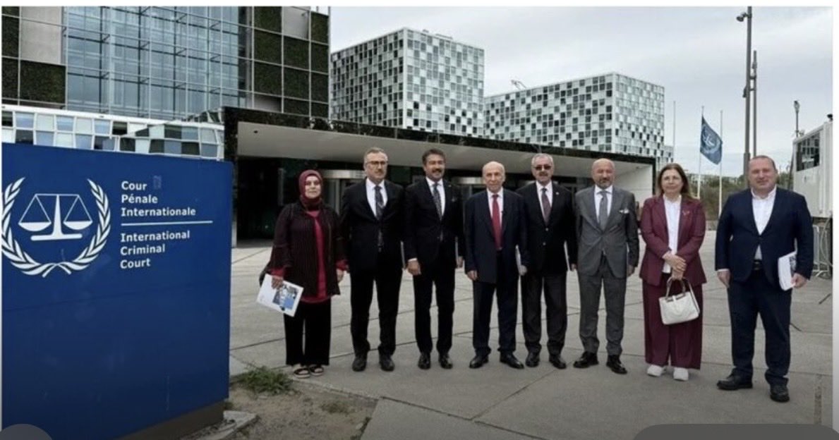 avmehmetsari34's tweet photo. 📍Lahey, Hollanda 

Mazlum Filistin’li kadın ve çocuklara karşı işlenen soykırım suçlarına ilişkin delilleri Uluslararası Ceza Mahkemesine (UCM)'ye sunmak üzere Lahey’deydik. 

İstanbul 2 Nolu Baromuzun içerisinde Anadolu Ajansı'nın (AA) Filistin'den derlediği fotoğraf ve videoların da yer aldığı Gazze'deki soykırımı gösteren delillerini yargılamada değerlendirmesi için (UCM) sunuldu. 

Baro Başkanımız başta olmak üzere emeği geçenlere teşekkür ediyorum. 

Mazlumların hak ve hukukunu savunmaya devam edeceğiz. 

https://t.co/W5aETvWbWJ

#FreePalestine