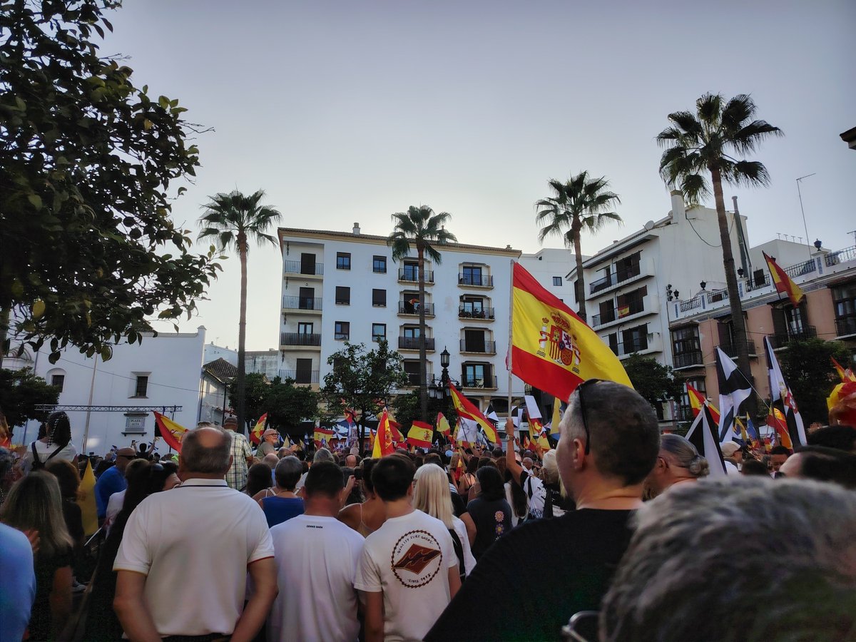 ancarto68's tweet photo. En Algeciras estamos con Ceuta y España https://t.co/idzmfwCDbF