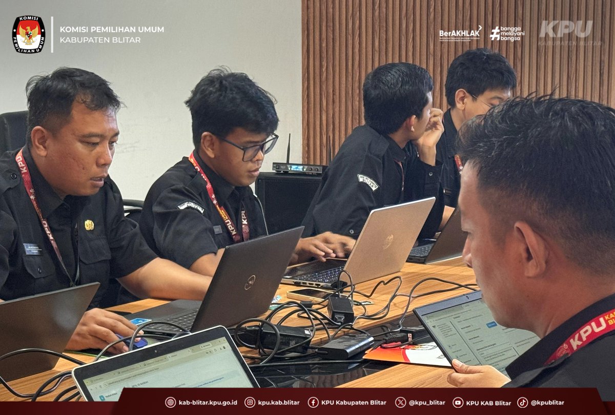 kpu_blitar's tweet photo. Sehingga diharapkan seluruh staff di lingkungan KPU Kabupaten Blitar memiliki pemahaman yang sama dan terampil dalam mengoperasikan aplikasi Srikandi, khususnya dalam penyematan Tanda Tangan Elektronik. https://t.co/XUwKWLSNyR