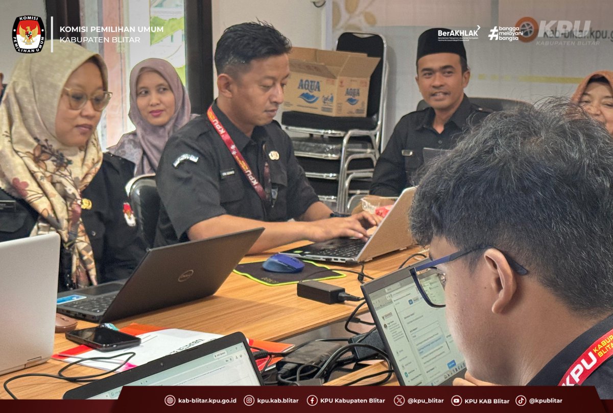 kpu_blitar's tweet photo. diuji coba langsung oleh seluruh staff untuk memastikan kesiapan sistem secara menyeluruh. Dengan terlaksananya Bimtek ini, KPU Kabupaten Blitar berkomitmen penuh untuk mengoptimalkan implementasi aplikasi Srikandi. https://t.co/UvUTsOMDam