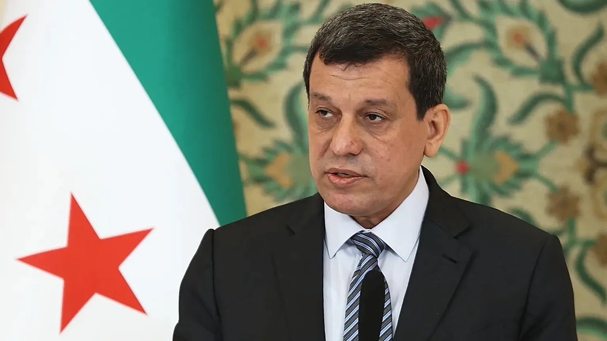 civilmond's tweet photo. Mazlum Abdi, Türkiye'nin 'terör listesinden' çıkarıldı

Suriye'de SDG'nin feshedildiğinin duyurulmasının ardından 'Cumhurbaşkanlığı danışmanlığı' görevine atanan SDG Genel Komutanı Mazlum Abdi, Türkiye'nin 'terör listesinden' çıkarıldı. https://t.co/YntvSP75FY