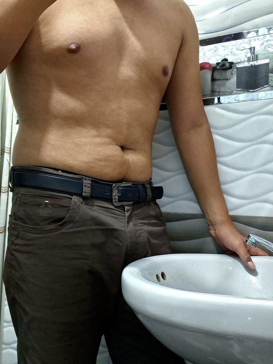 ultimatecasxx's tweet photo. ¿Qué fue lo primero que miraste?
🖤 La cintura
👀 El torso
🔥 El outfit
😏 No voy a decirlo https://t.co/KcswK9hAAY