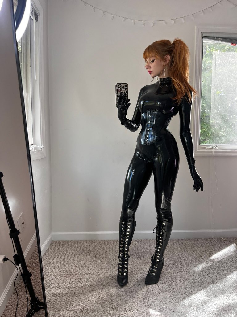 GoddessSylvanz's tweet photo. Who’s gonna lick my latex clean for me? https://t.co/19GNWfkpla