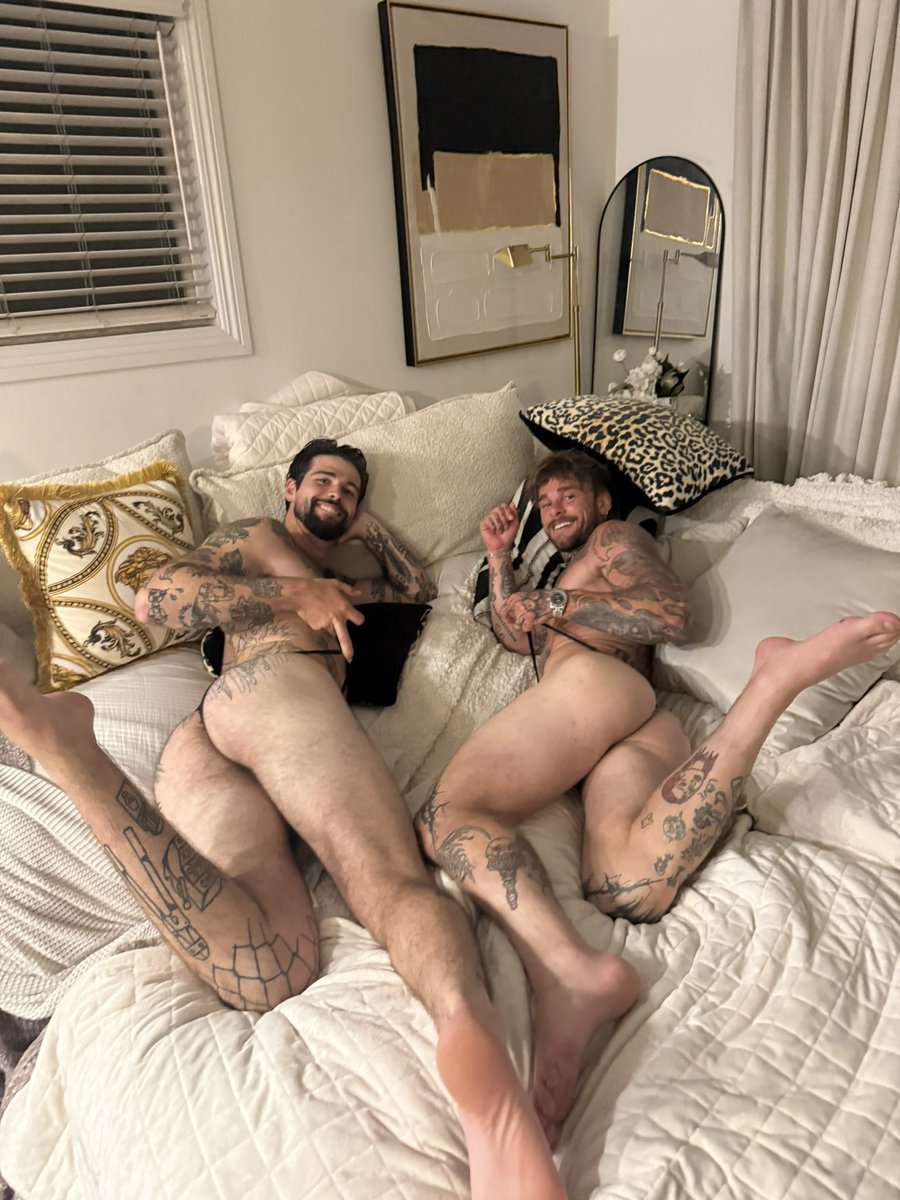 itsknotkai's tweet photo. Are thongs proper lounge wear ? https://t.co/J8D5OZynhA