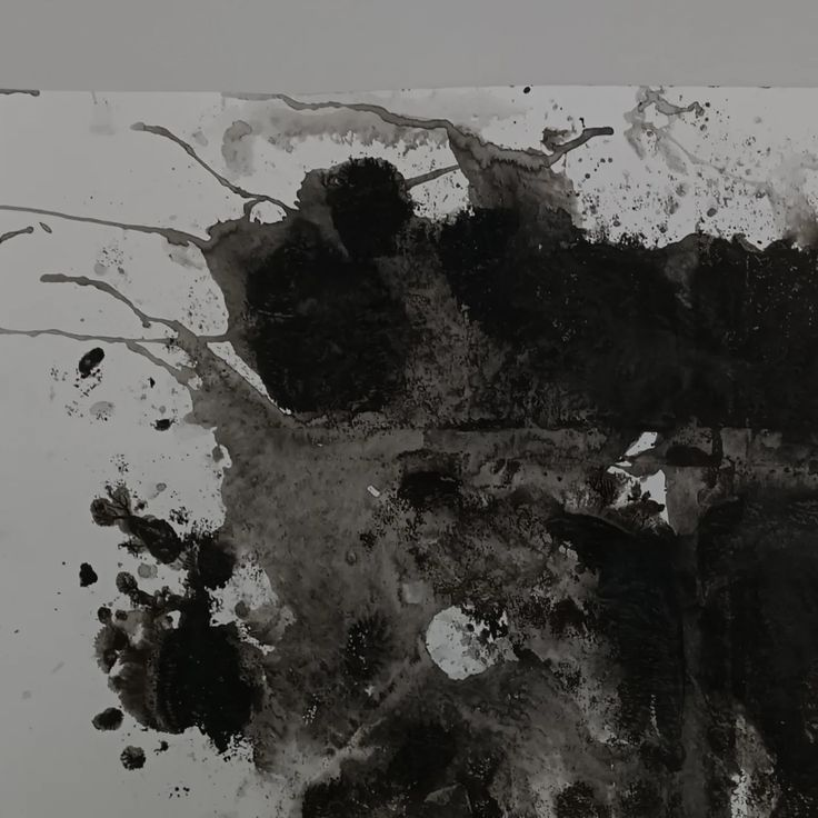 KaileyShipper's tweet photo. WHO KNOCKED OVER MY INK?!? MY SLUTTY FANFIC RUINED 😭 https://t.co/HoOdnkP3GT