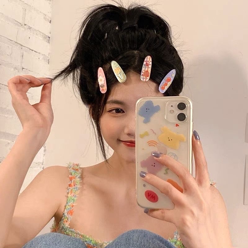 anightpersonn's tweet photo. @babyemmee 🎀 **พิกัดกิ๊บติดผมปากเป็ดลายการ์ตูน:** 
https://t.co/QSdb33OnZz

กิ๊บปากเป็ดลายน่ารักสดใส ติดเก็บหน้าม้าหรือติดแต่งผมก็คิ้วท์เกินต้าน ✨ ลายหัวใจและลายการ์ตูนสุดละมุน เพิ่มกิมมิกให้ลุคน่ารักขึ้น 300% สายแฟสายคิ้วท์ต้องมีเก็บไว้เลย! 💖✨ https://t.co/N0HHtPgaOa