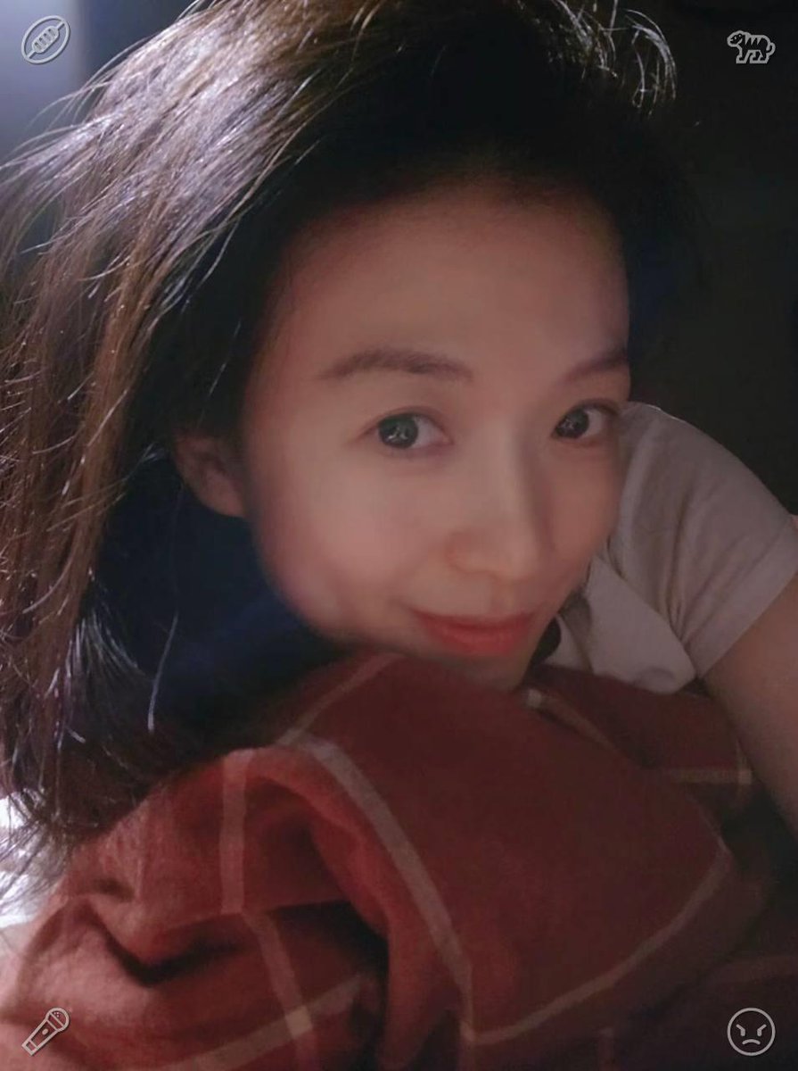 maureen20ab9's tweet photo. 33岁的小学老师，深夜素颜真实状态，希望被大家欣赏。 https://t.co/YQzDXAPdUv