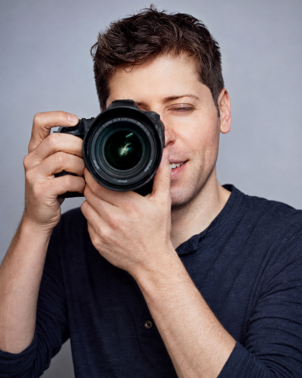 ivnways's tweet photo. No necesitas Photoshop para que tus fotos parezcan de estudio. 7 prompts para editar imágenes con ChatGPT de forma profesional: https://t.co/hiCFeluPOO