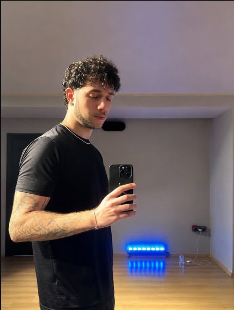 UmitArchivess's tweet photo. Ümit'in yeni Instagram postu! https://t.co/bIPxENNiiT