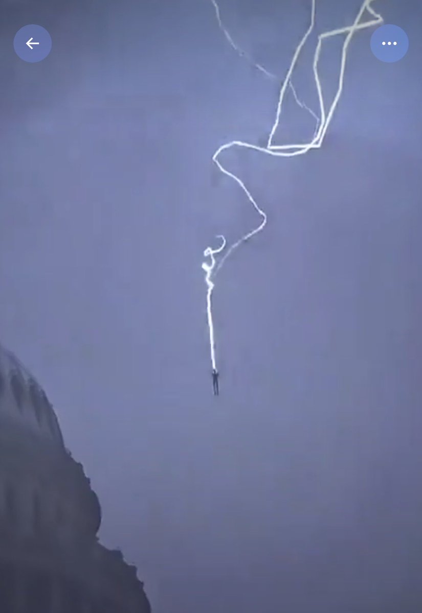Ezekiel2one's tweet photo. https://t.co/VDpyyTo1kC

Is this a person... or something we can’t explain? 4
People online are calling it ‘Thor’ and even a god after seeing this moment.
But how is something like this even possible? 🙏 https://t.co/YCfhX7Ip0Q
