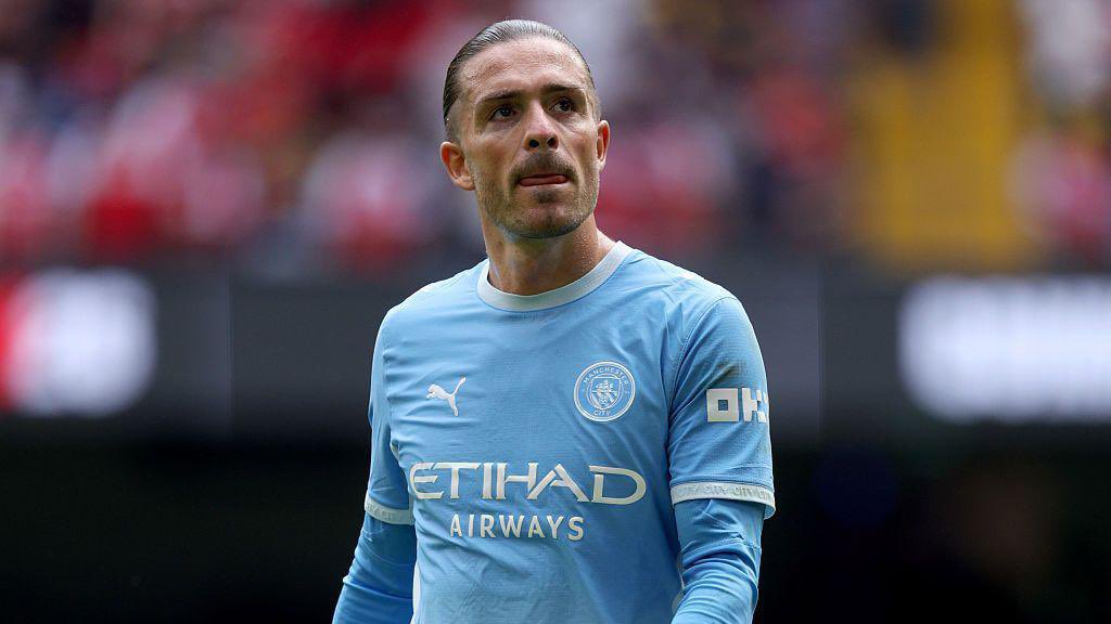 larryzeez0's tweet photo. 🔵⚪🏴󠁧󠁢󠁥󠁮󠁧󠁿 Jack Grealish has joined Everton on loan.
The Manchester City winger has returned to Merseyside on a season-long loan, with the Toffees the only club to agree terms after several sides showed interest. https://t.co/e9oDYwBXLX