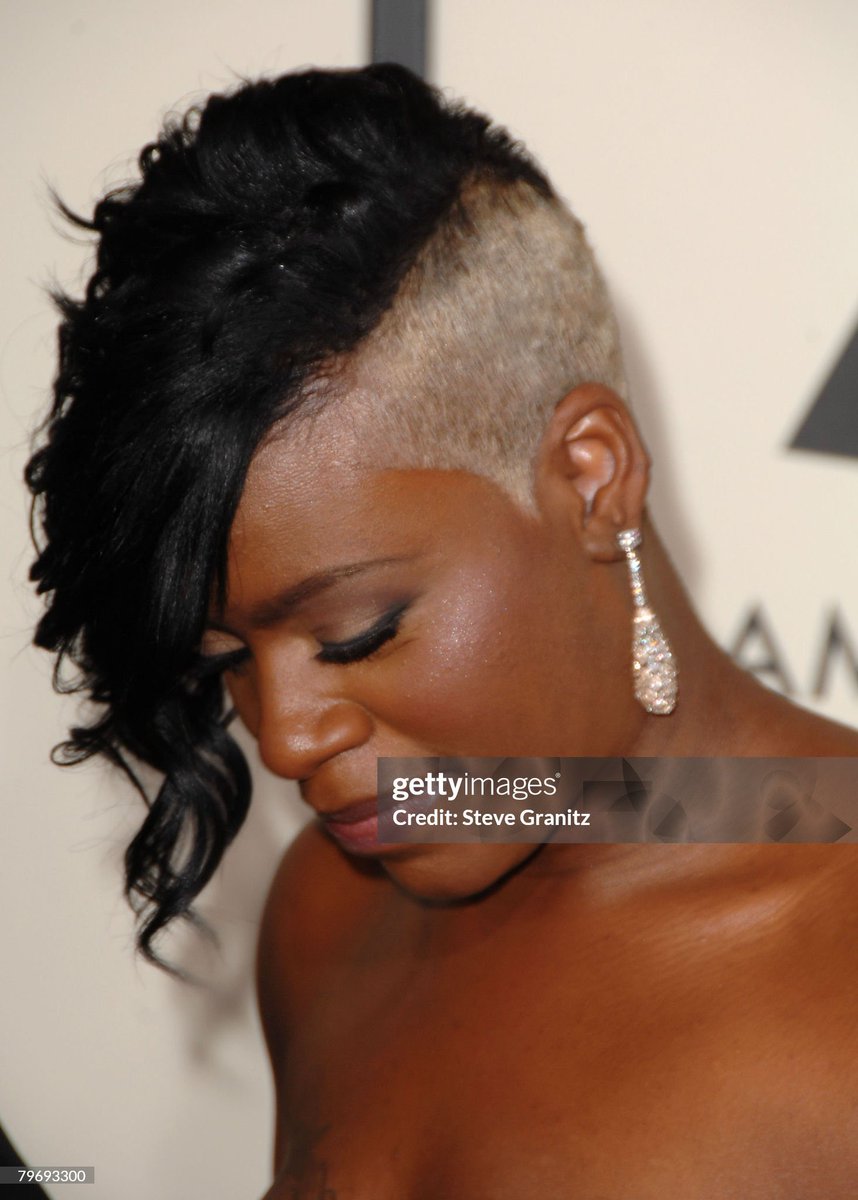 Leekslntuerlude's tweet photo. Fantasia at Pre-Grammy party &amp; The Grammys Arrival Carpet (2008) https://t.co/4ovgHTE4q4