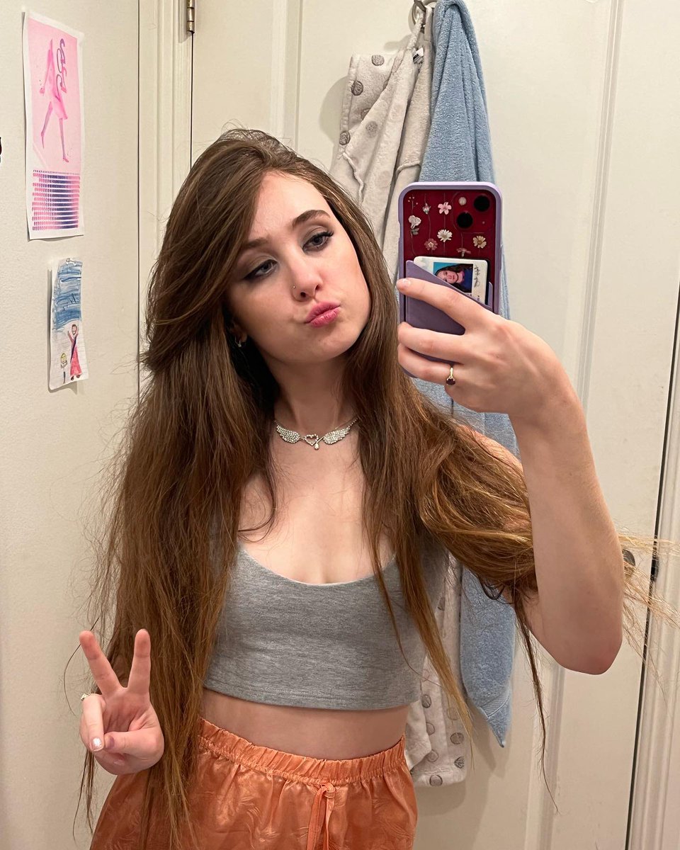 dailyroan's tweet photo. four years ago today, chappell roan via instagram:

“Recreating my high school aesthetic feels demonic but in a lorde forever21 McDonald’s frappe infinity tattoo kinda way 🙈✌️💜 #happy”

september 2nd, 2022 https://t.co/flr3a71nzA
