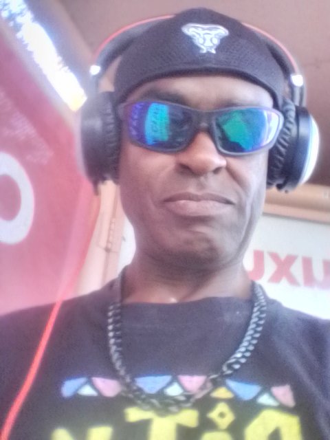 VernonTheOwner's tweet photo. @theexxxtrasmall We actually met at The Adult Shop in Phoenix Arizona and I gave you a cell number that was stolen My cell is 623-764-4110 or email me especially so We can Talk The Melrose District I'm at The Goodwill nevermind haha https://t.co/sUpPpLqzCS