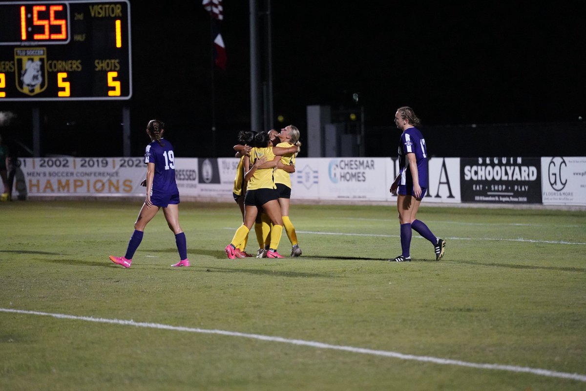 TLUWSOC's tweet photo. Started the season the right way🐶🤘

#TooLiveU | #PupsUp https://t.co/EYGWXI8mUw