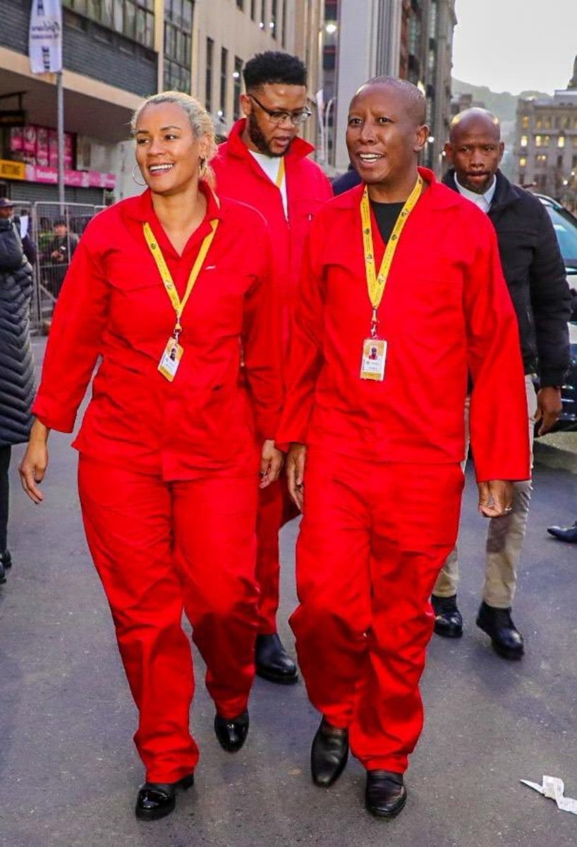 Flyingkisse's tweet photo. Thank you mama Nomzamo Winnie Mandela for blessing South Africans with Julius Sello Malema.

Politics of South Africa without Economic Freedom Fighters (EFF) was going to be shapeless✊🏿 https://t.co/pQFvyyRCia