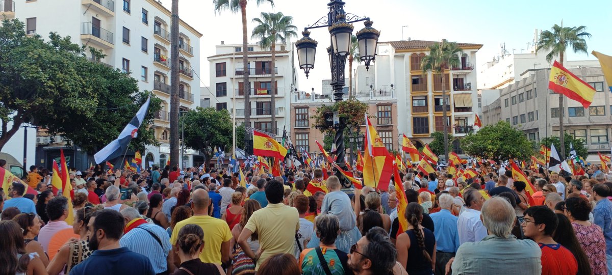 manueltb's tweet photo. En defensa de Ceuta y de la integridad de España https://t.co/XTVRkPg8kF