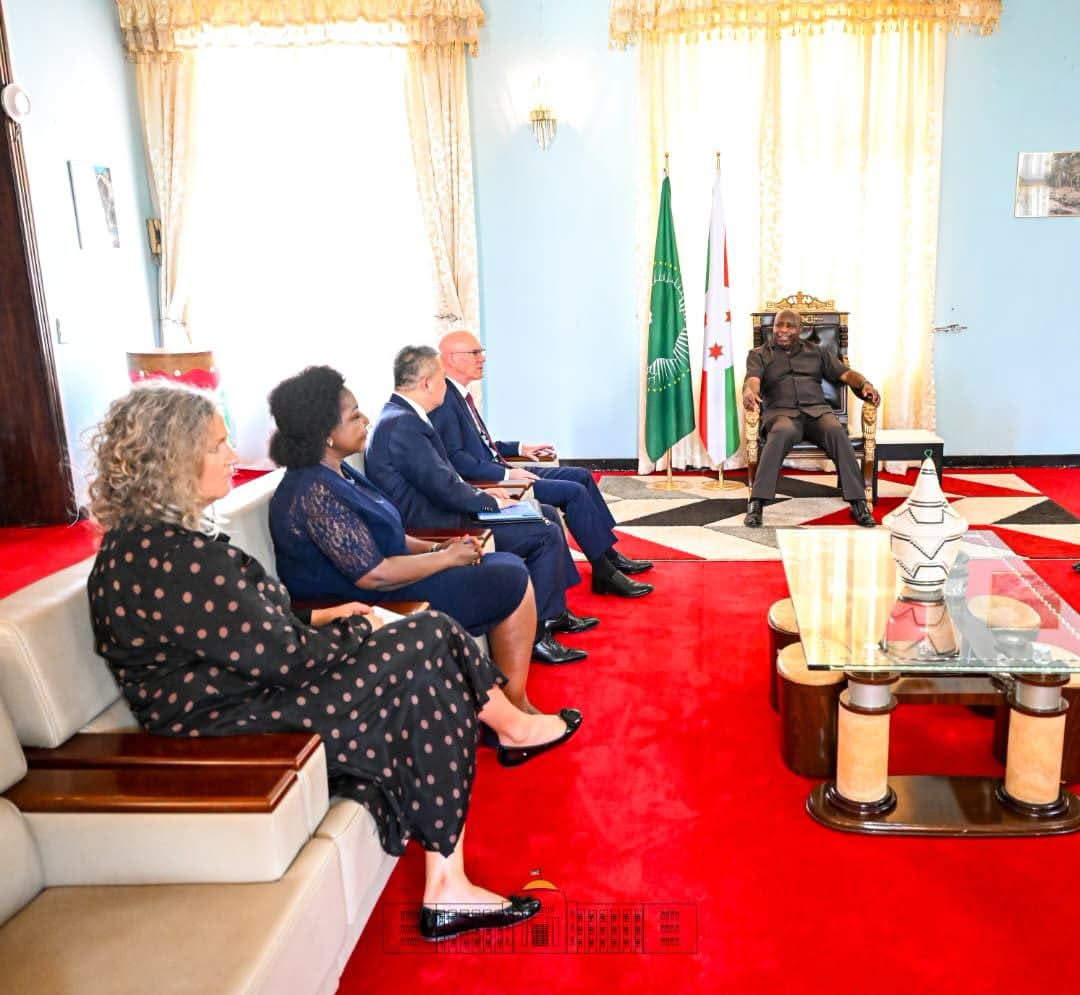 MONUSCO's tweet photo. 1/5 La semaine écoulée, le SRSG James Swan s’est rendu au Burundi, en Ouganda et au Rwanda, conjointement avec l’Envoyé spécial pour les Grands Lacs, @HuangXia16, et son équipe. Cette visite conjointe a souligné les dimensions régionales interconnectées des conflits en cours … https://t.co/ZGayzF73mj