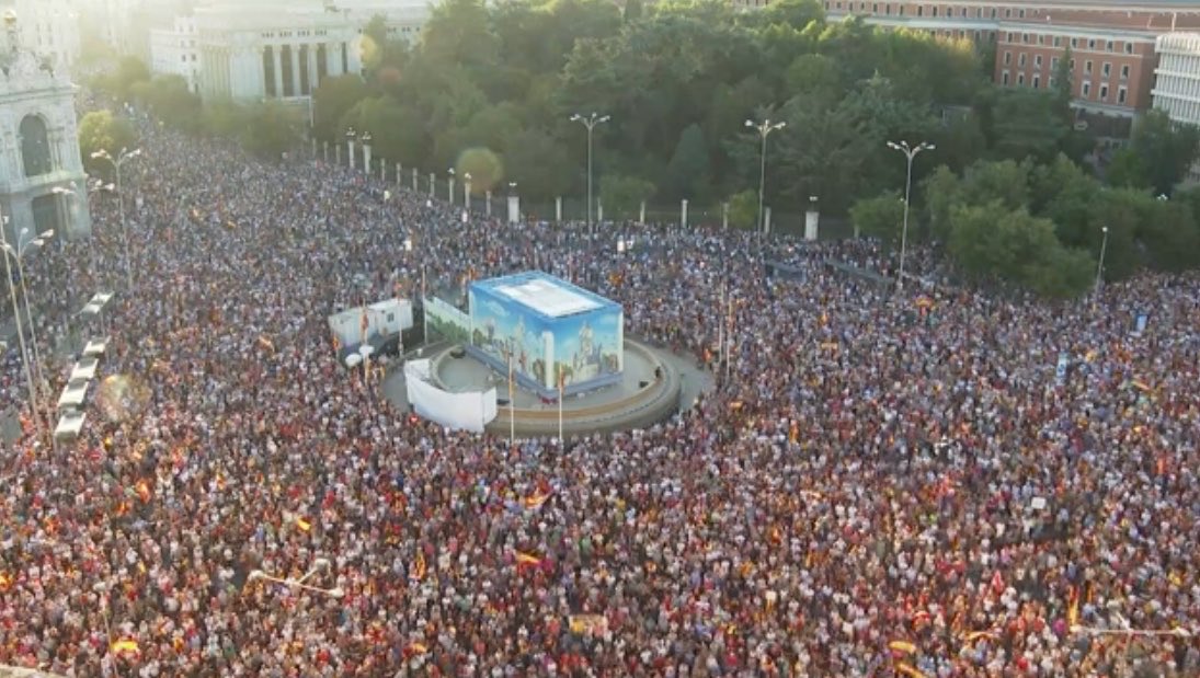 RaulPega_'s tweet photo. Breve recordatorio de que han intentado prohibir esto.

#CeutaEsEspaña #CeutaNoEstáSola https://t.co/QOqsA6WqdP