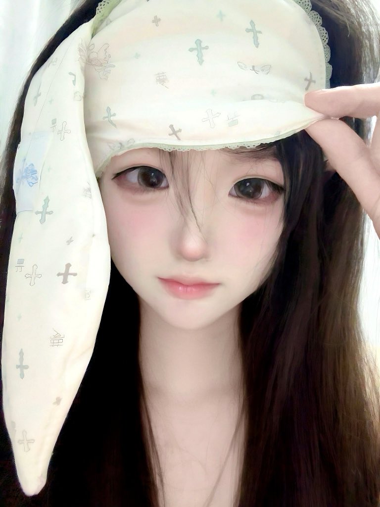 07127kuio's tweet photo. 我等下发张自拍，然后假装吐槽自己最近变丑了，你们就在底下评论：没有啊还是这么萌之类的懂了吗 https://t.co/WUX0LIRHsc
