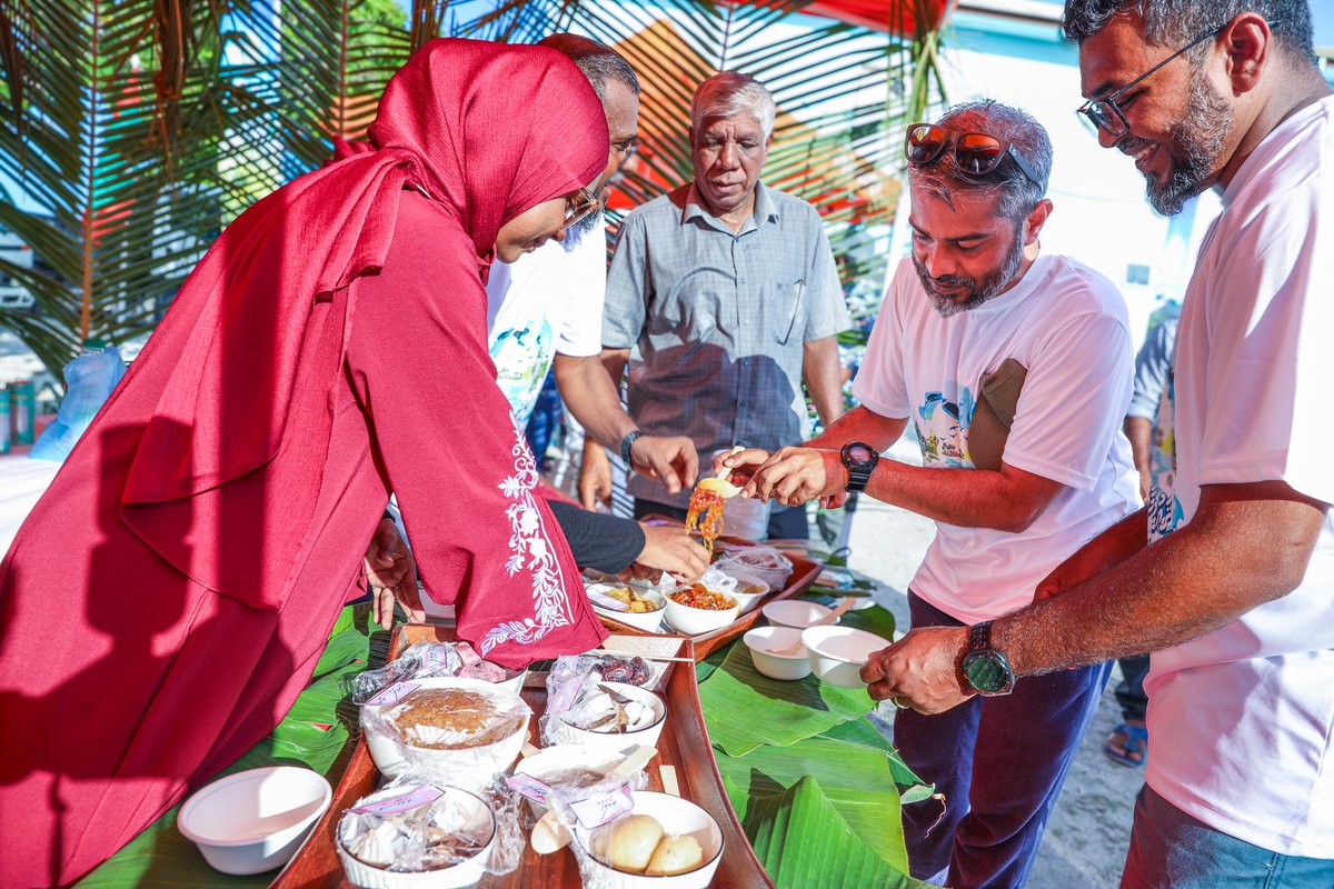 SFdevelopmentMV's tweet photo. ޤައުމީ މާމަކާފަ ދުވަސް ފާހަގަކުރުމުގެ ގޮތުން @PensionOffice އިން ބ. އޭދަފުށީގައި  މިއަދު ބޭއްވި ޢާއިލީ ހަވީރުގައި މި ވުޒާރާއާއި  ބ. އެފް.ސީ.އެސް.ސީއިން ބައިވެރިވެ،ސަގާފީ އެކި ކާބޯތަކެތި ދައްކާލުމުގެ ހަރަކާތެއް ވަނީ ކުރިއަށް ގެންގޮސްފައެވެ. https://t.co/9mVkzJbWNk