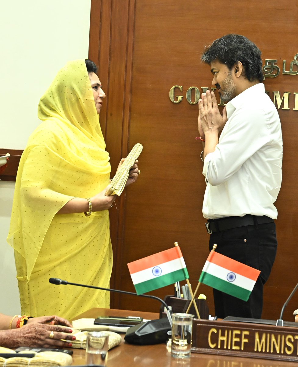 BjpMahimakumari's tweet photo. चेन्नई, तमिलनाडु में आयोजित आवासन एवं शहरी कार्य संबंधी स्थायी संसदीय समिति की बैठक में भाग लिया।

बैठक में आवासन एवं शहरी मामलों के मंत्रालय, HUDCO, NBCC, CPWD सहित विभिन्न विभागों के प्रतिनिधियों ने भाग लिया, जिसमें भविष्य के शहरी विकास एवं विभिन्न विकास पहलों पर चर्चा हुई। https://t.co/dBd1fbNRMN