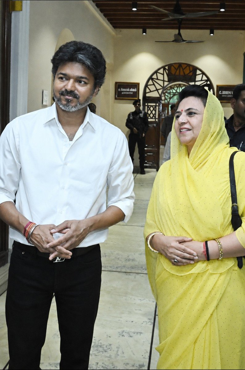 BjpMahimakumari's tweet photo. चेन्नई, तमिलनाडु में आयोजित आवासन एवं शहरी कार्य संबंधी स्थायी संसदीय समिति की बैठक में भाग लिया।

बैठक में आवासन एवं शहरी मामलों के मंत्रालय, HUDCO, NBCC, CPWD सहित विभिन्न विभागों के प्रतिनिधियों ने भाग लिया, जिसमें भविष्य के शहरी विकास एवं विभिन्न विकास पहलों पर चर्चा हुई। https://t.co/dBd1fbNRMN