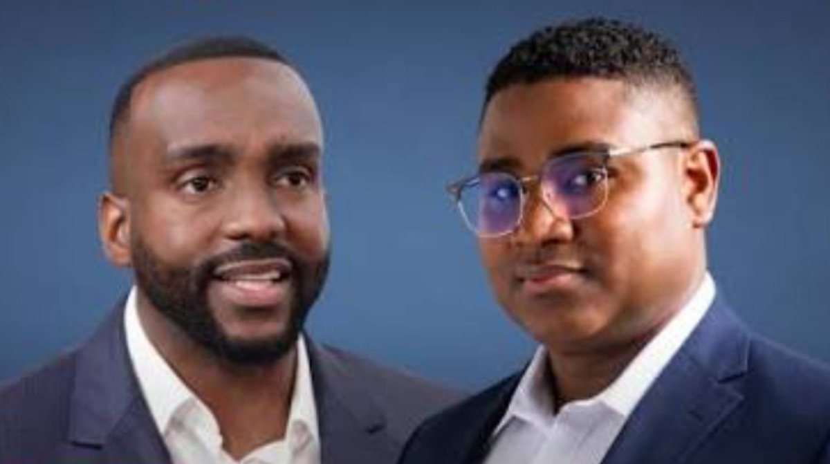 Poderpazifico's tweet photo. Como negro y defensor del Pacífico, rechazo que el debate en la Comisión Afro se reduzca a quién es "más negro".
La representación étnica no se mide por la tonalidad de la piel, sino por el nivel de compromiso real con las demandas históricas de nuestras comunidades. 

El verdadero liderazgo se valida en las ideas, en la coherencia legislativa y en la defensa de los derechos de los territorios más vulnerables. 
Las curules afro pertenecen a quienes caminan junto a las bases y abrazan la lucha por la justicia social.

 El Rep @ODBenavidesA ha demostrado un gran compromiso con el proceso de muestras comunidades en el Pacífico, invito al Rep @EstefanelGP, a sumarse con gran ahínco a esta causa historica.