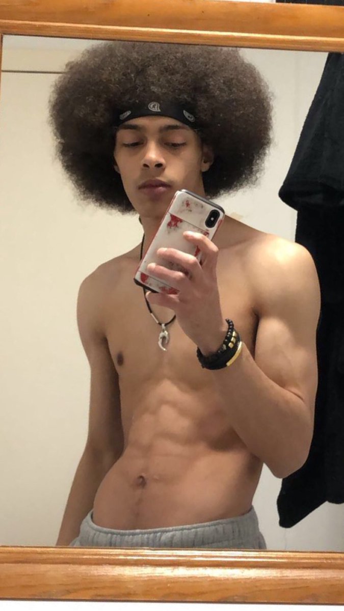 Generalcammy56's tweet photo. Reupload cause why tf no https://t.co/rkfpOiDPdf