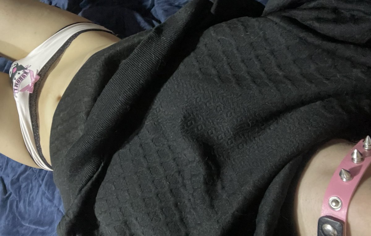 Fboyfaby's tweet photo. Abdomen de femboy Medias negras y bragas de Kuromi😈💜

#femboy #femboybody #abdomen #mediasnegras  #bragas #sissy #trap #femboystyle #panties #blackstockings #boypussy #femboyfit https://t.co/QX6UhQLKS9