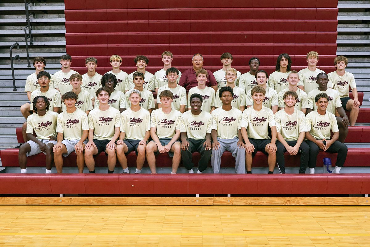 JacksonCollege's tweet photo. Meet your 2026 Jets women’s and men’s soccer teams! They kick off conference play today on the road at Schoolcraft College. Let’s go, Jets! 💪⚽
#JacksonCollege #JCJets https://t.co/0u1bL2pEfV