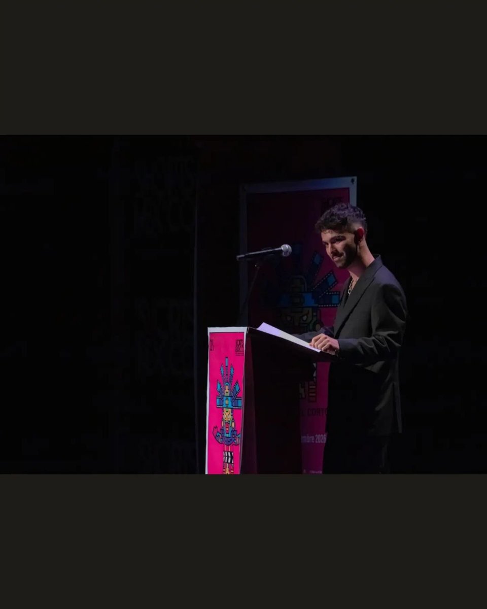 BondoniRadio's tweet photo. Nuestro bellísimo Rey en Instagram de @luis_zepeda
@Shortsmexico 
@JoaquinBondoni
@JoaquinBondoni

https://t.co/g1G3nnaCU8 https://t.co/nZAce7bLMP