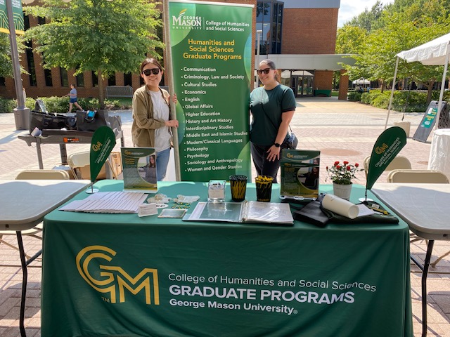 GeorgeMasonCHSS's tweet photo. Thank you to everyone who joined us last weekend for our Gradstravaganza Picnic! 💚💛
We had the best time connecting with our amazing graduate student community! #GeorgeMasonCHSS https://t.co/ZY7zHaONEt