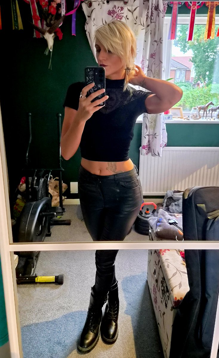 TeaGothgoddess's tweet photo. Spooky season is quickly approaching, the weather is cooler, so my wardrobe is definitely getting darker again 🖤 
And I'm going to an alternative market on Saturday, I'm going to need your money to spend https://t.co/Du3K4HiqV5