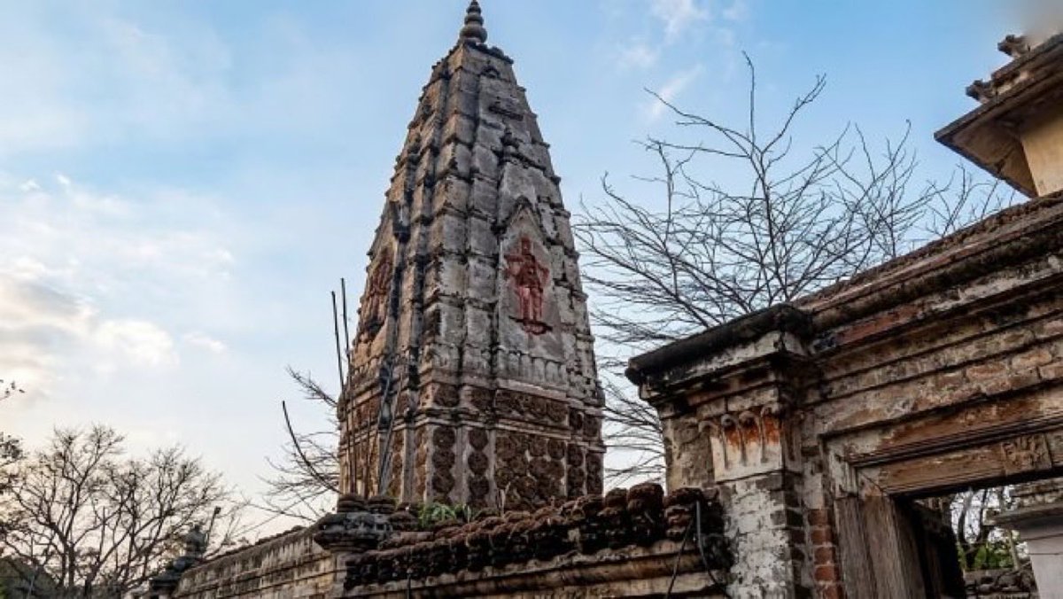 shashank_ssj's tweet photo. Pakistan 🚨

This was a 125 years old Hindu temple located in Village Siraj, Narowal of Pakistan.

Islamists with help of Pakistan govt has demolished this Hindu Mandir 💔

- to make a space for a Madrassa 😡

Hello @UN, are you there?! https://t.co/mh9OSxlgg5